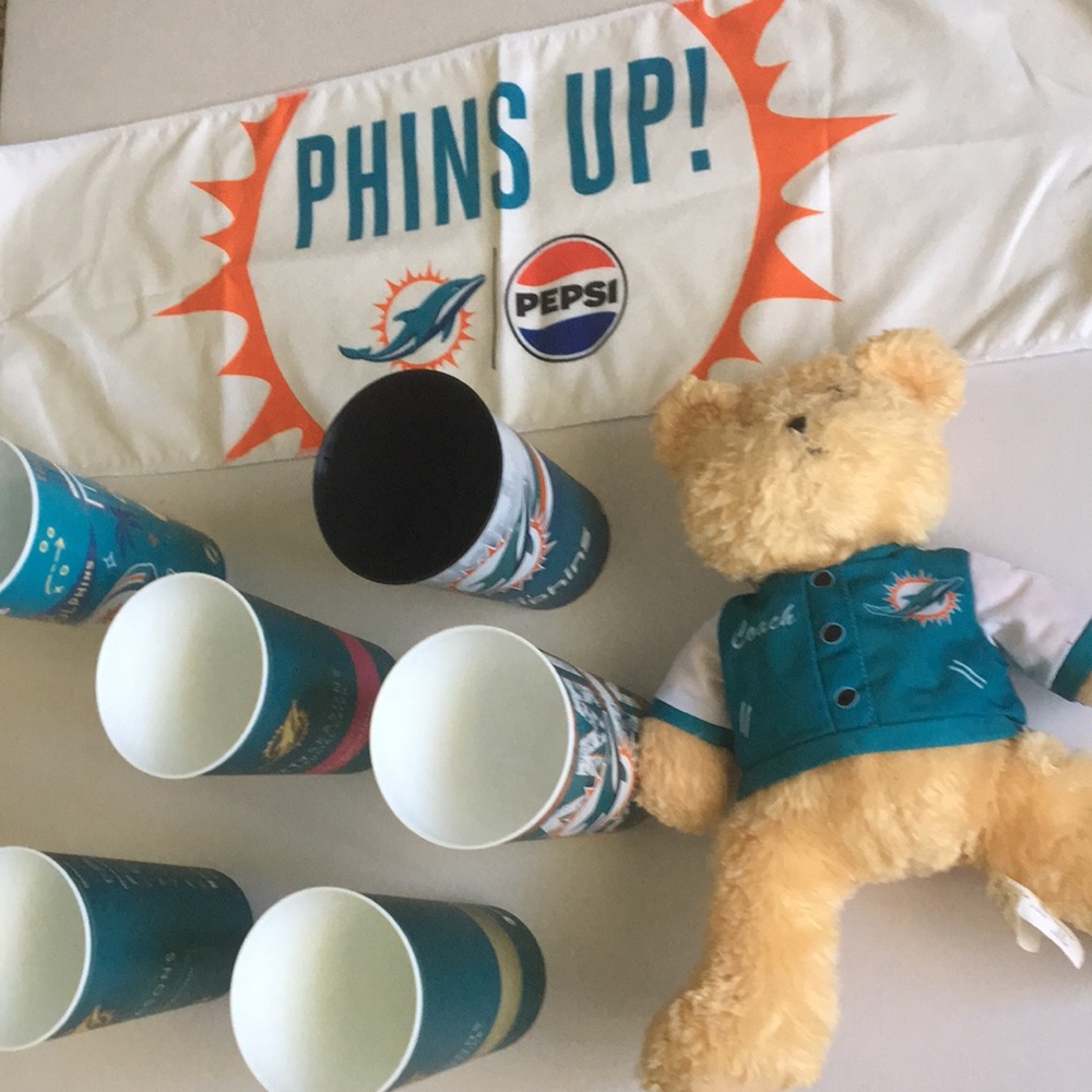 Miami Dolphins Teal 6 Party Cups & 12” plush Bear & soft banner 30” x 9”